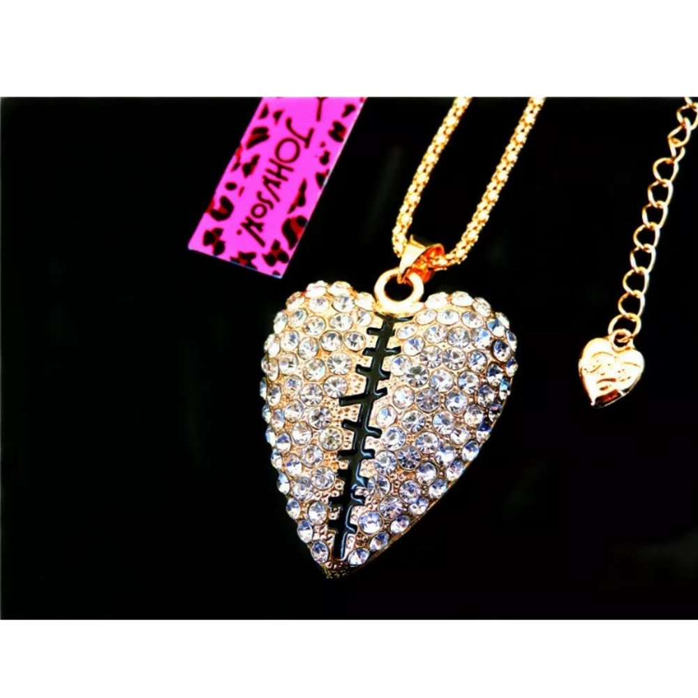 New! Betsy Johnson Fashion Broken Heart Necklace!